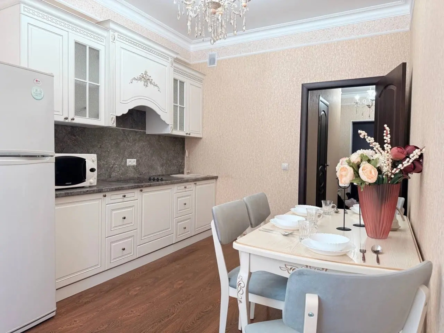 Квартира с Современной Спальней