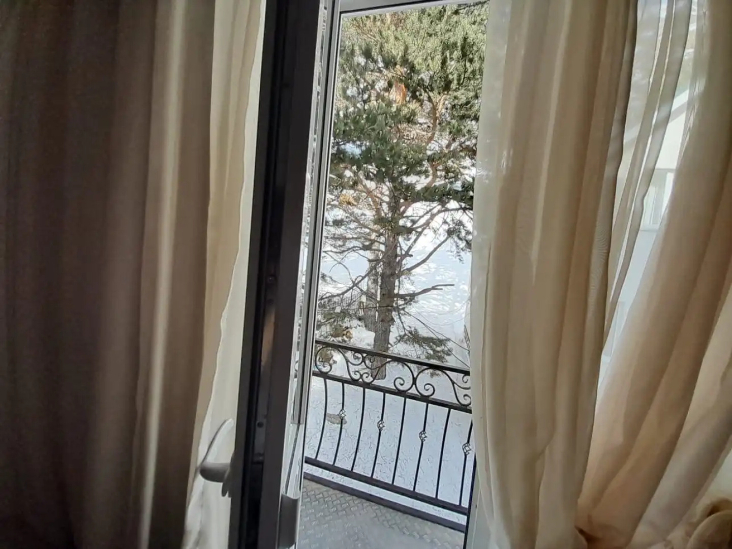 Отель Вираж