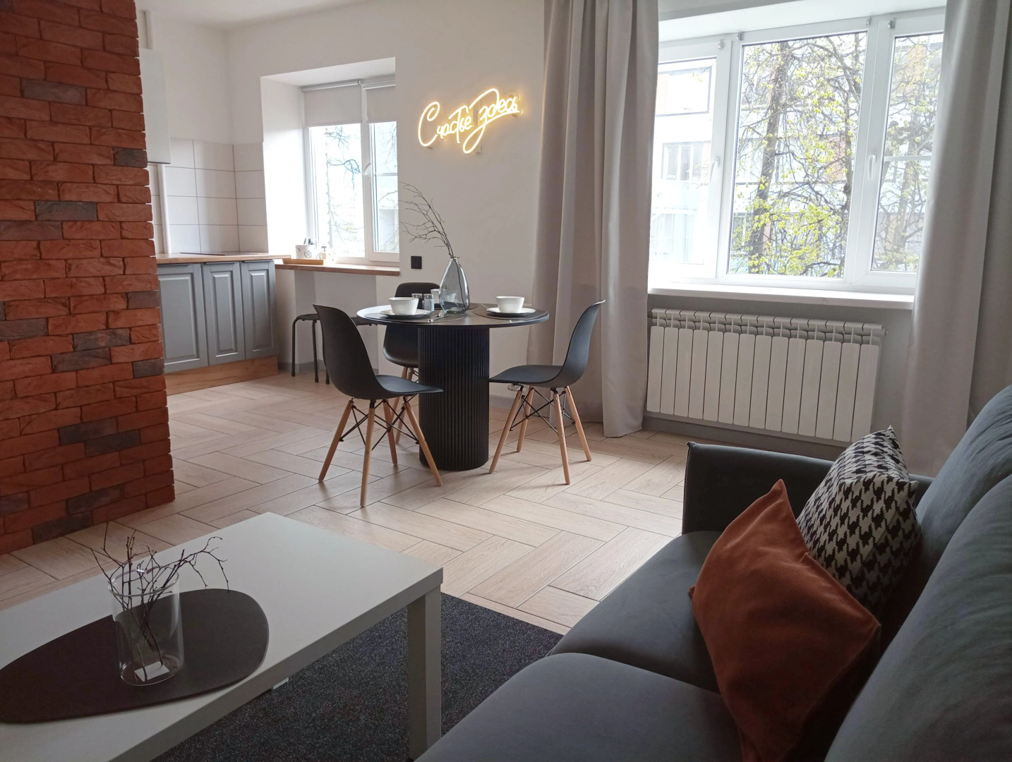 Апартаменты 200 метров от Кремля Двухкомнатная квартира