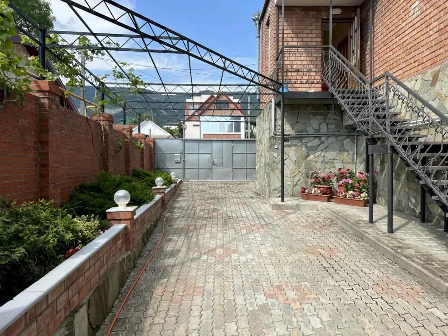 Апартаменты 335 на Кубанской