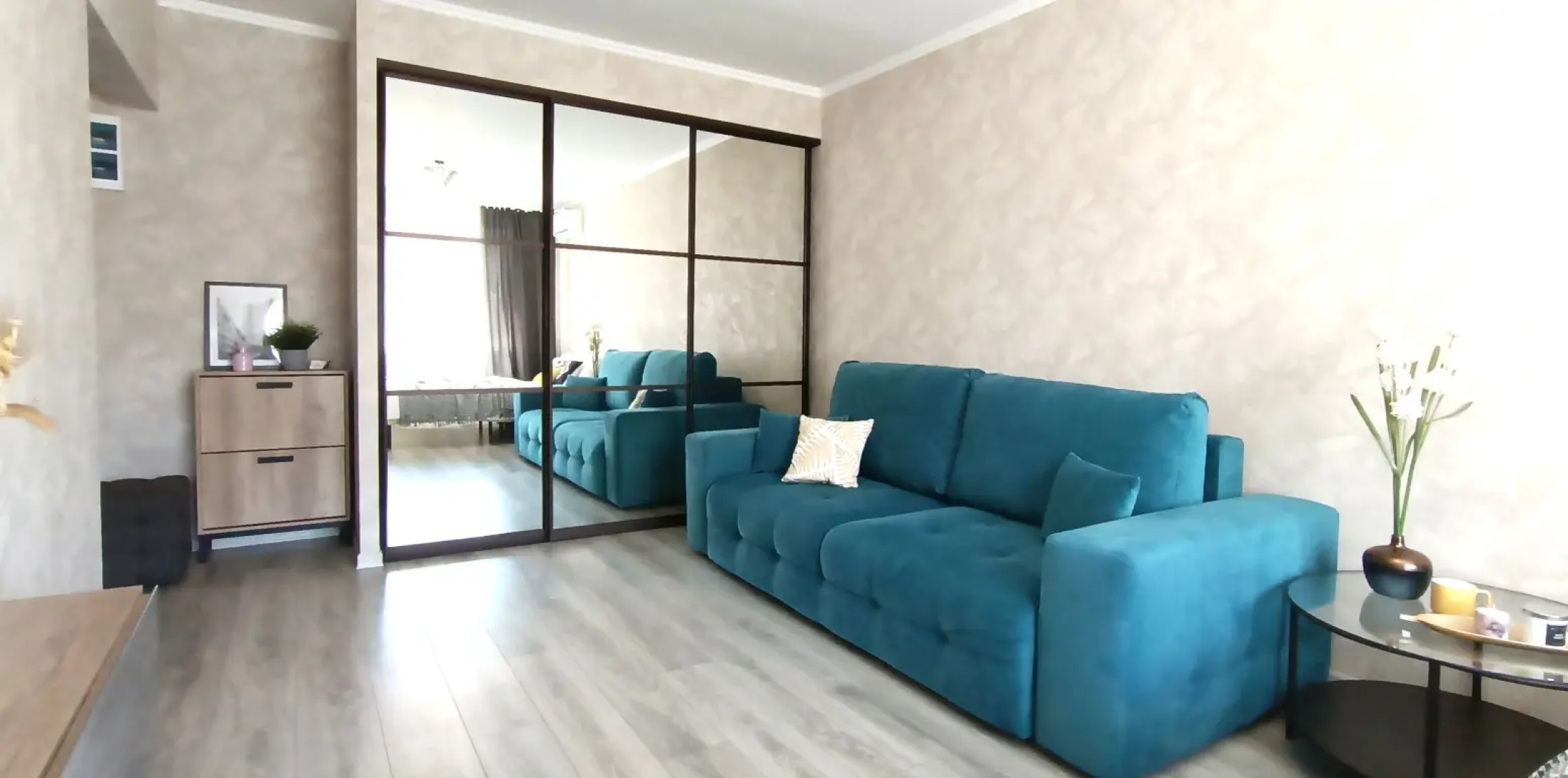 Апартаменты Aura сети DeNewHome в центре Левого берега