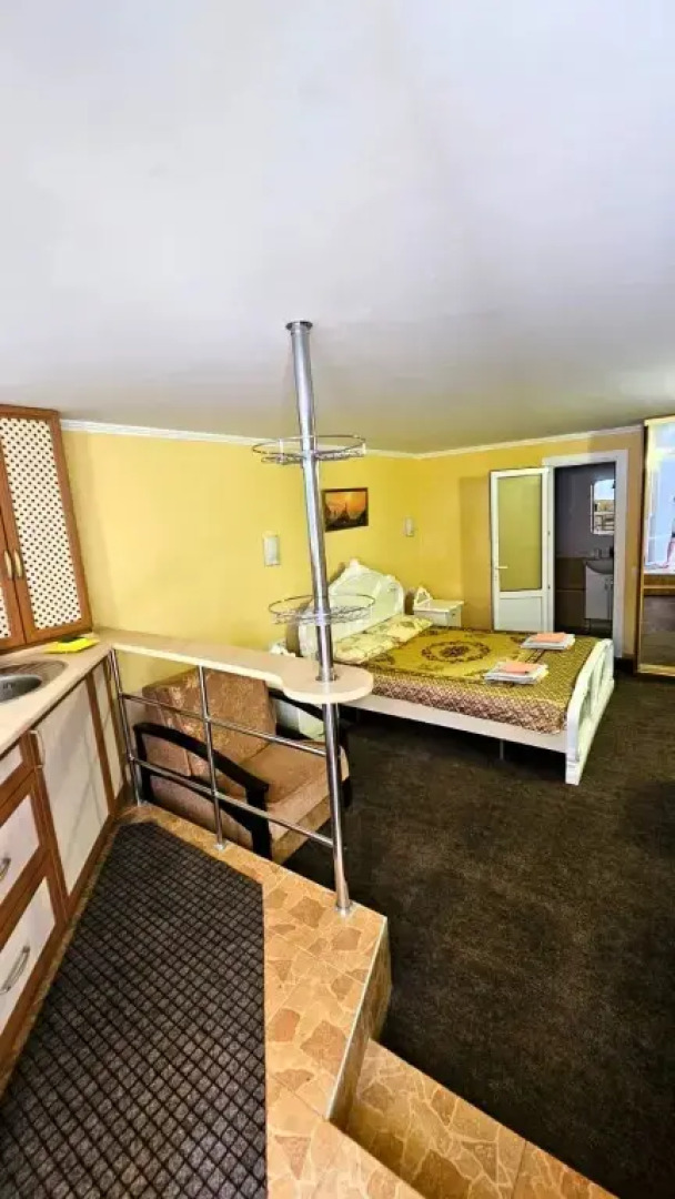 Апартаменты Феодосийский залив однокомнатная студия в цоколе