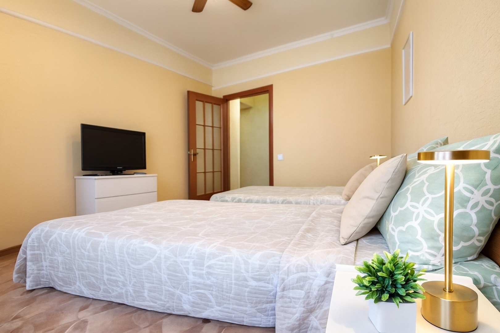 Апартаменты Просторная квартира на Волжском проспекте 39