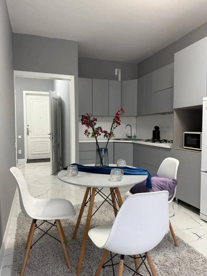 Квартира Просторная 2-комнатная на Даниялова 101