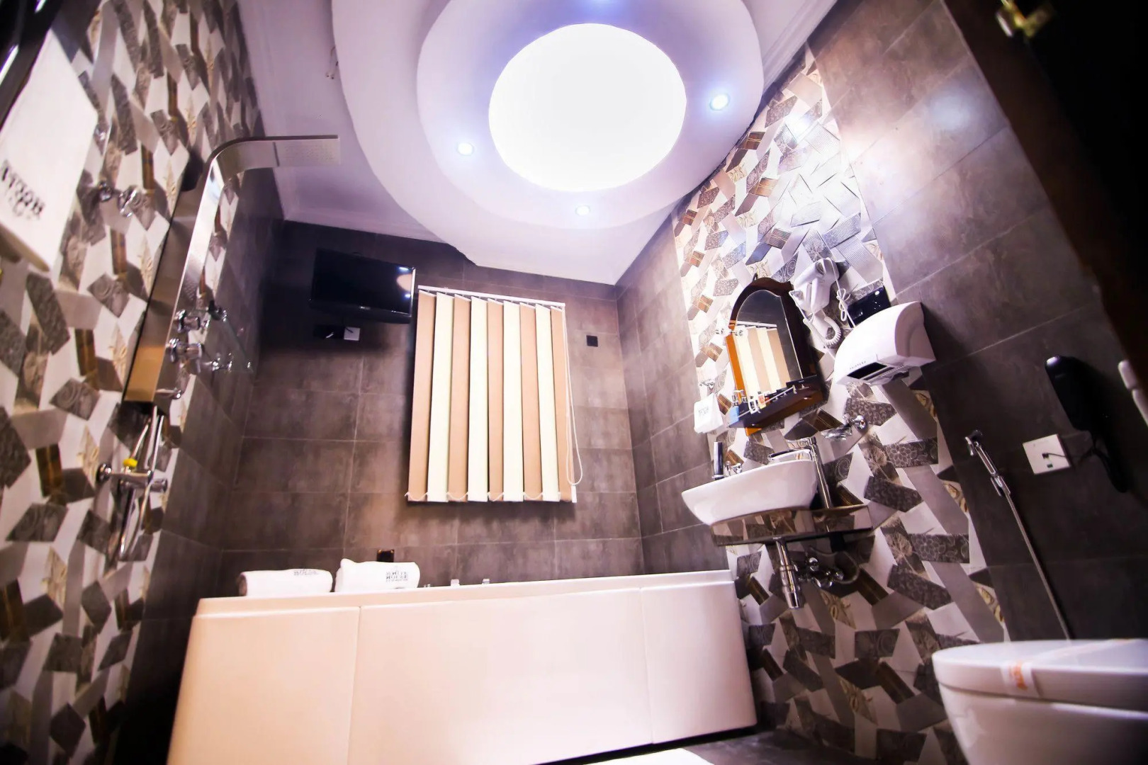 Отель White House