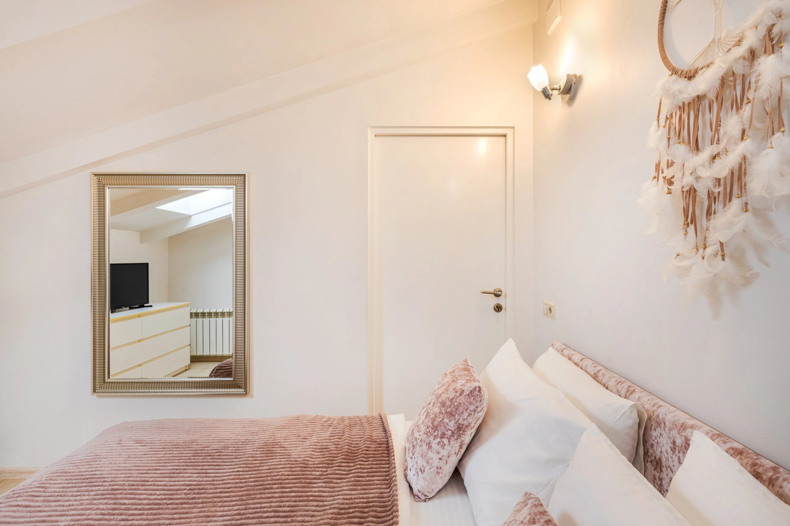 Апартаменты Superior Aparts Seleznyov Sky 1