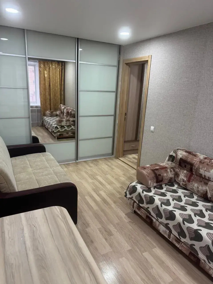 Квартира 2х-комнатная с  Хорошим Ремонтом