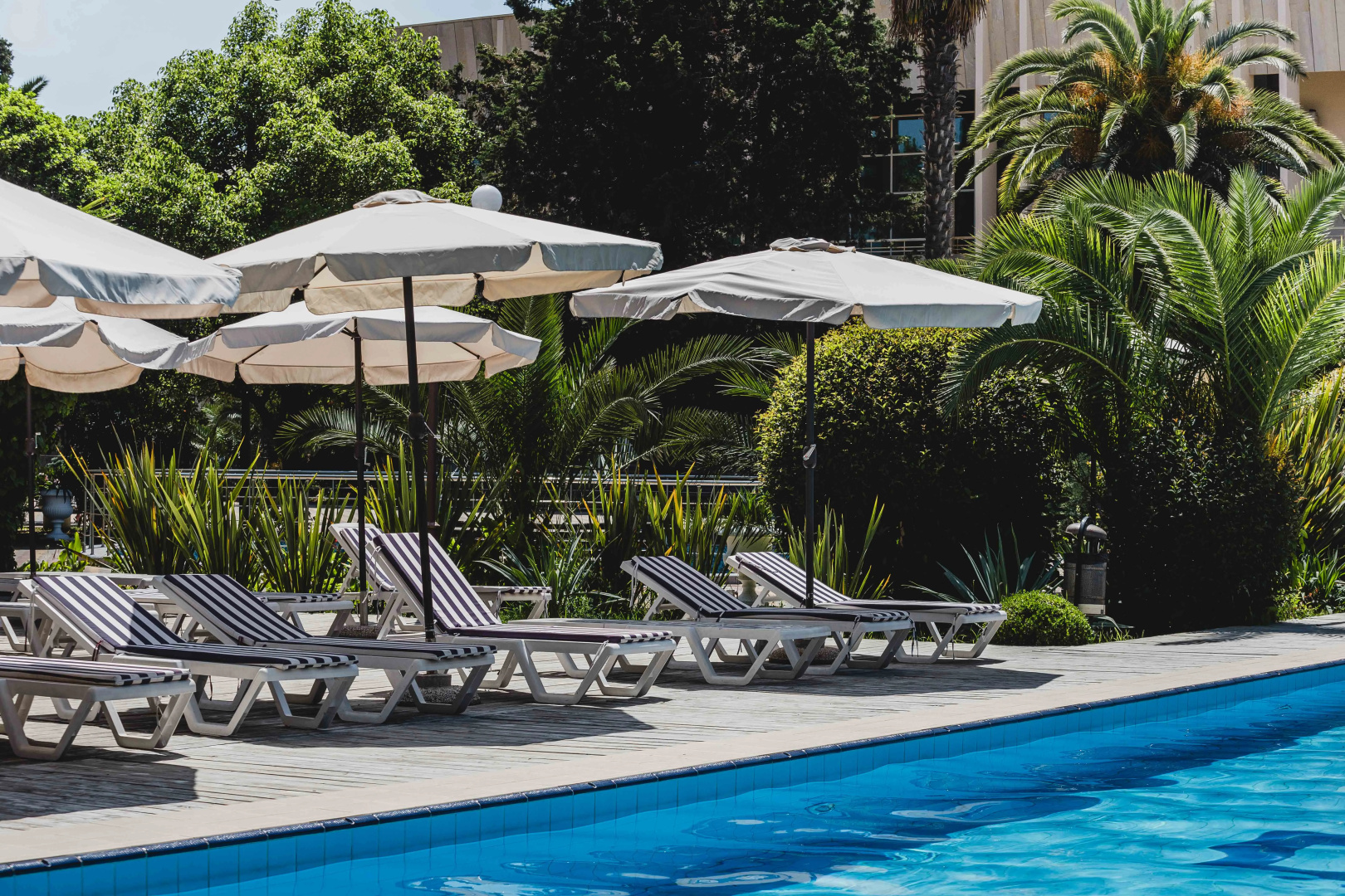 Amza Park Hotel
