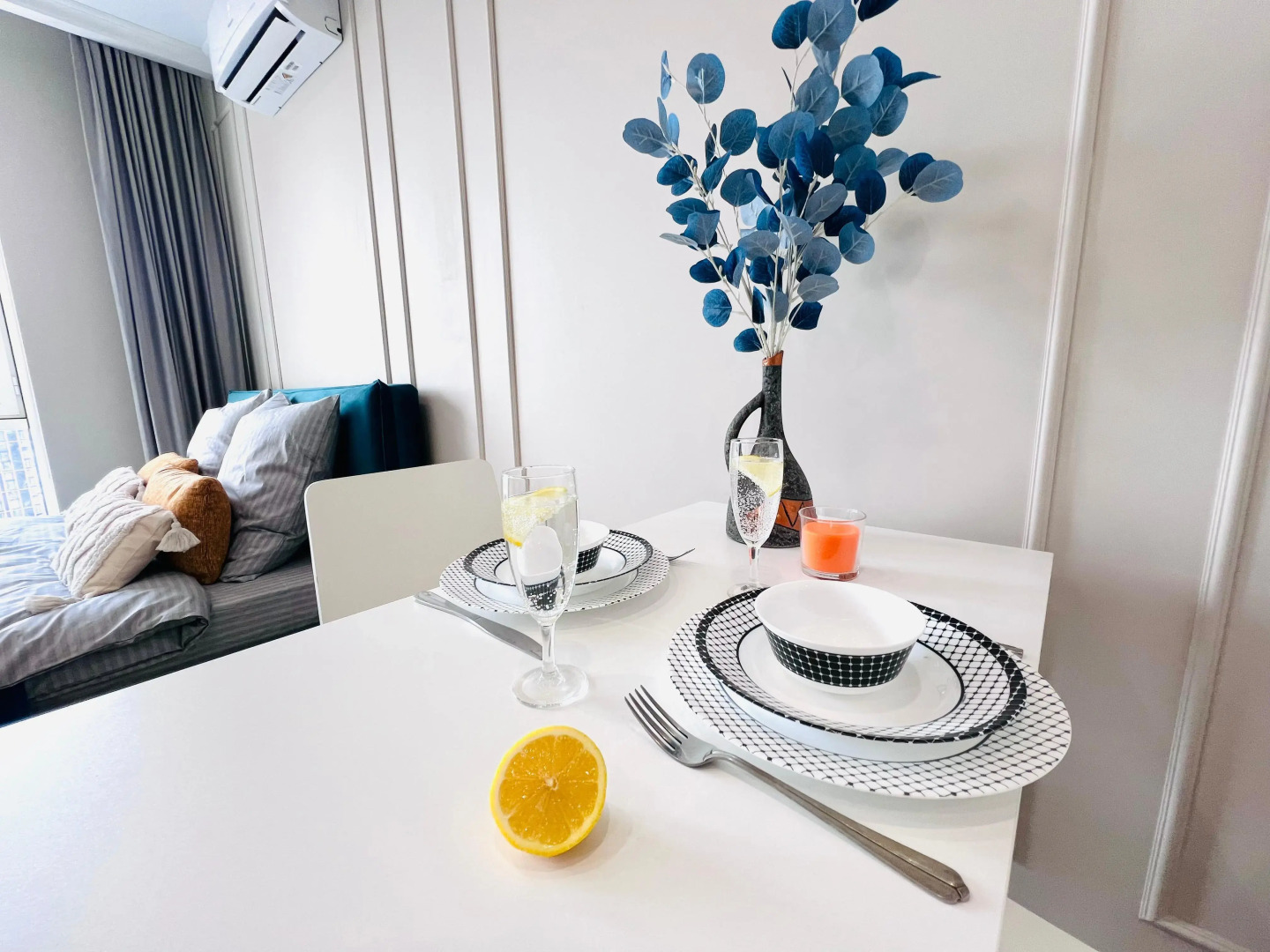 Апартаменты студия на Новоостаповской 20