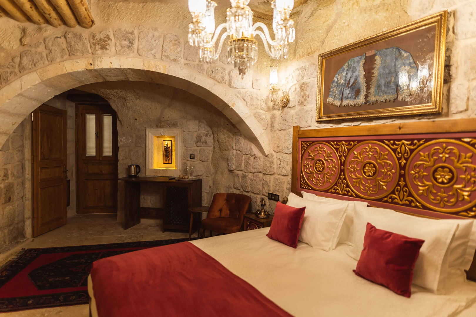 Отель Solo Cave Suites