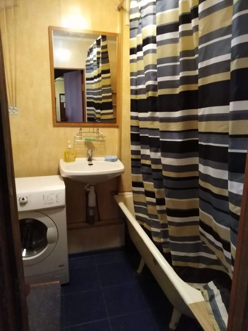 Меблированные комнаты Ваш Дом на Ленинградской (2 подъезд, кв. 32)