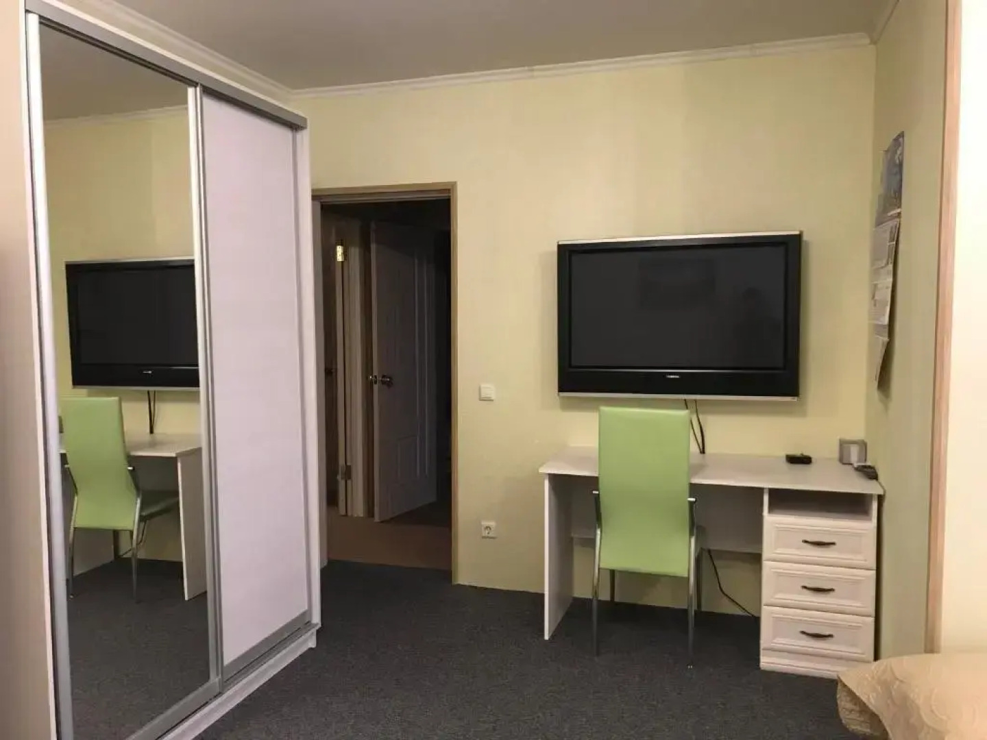 Апартаменты 3 комнаты в Центре рядом с Электричкой на Море