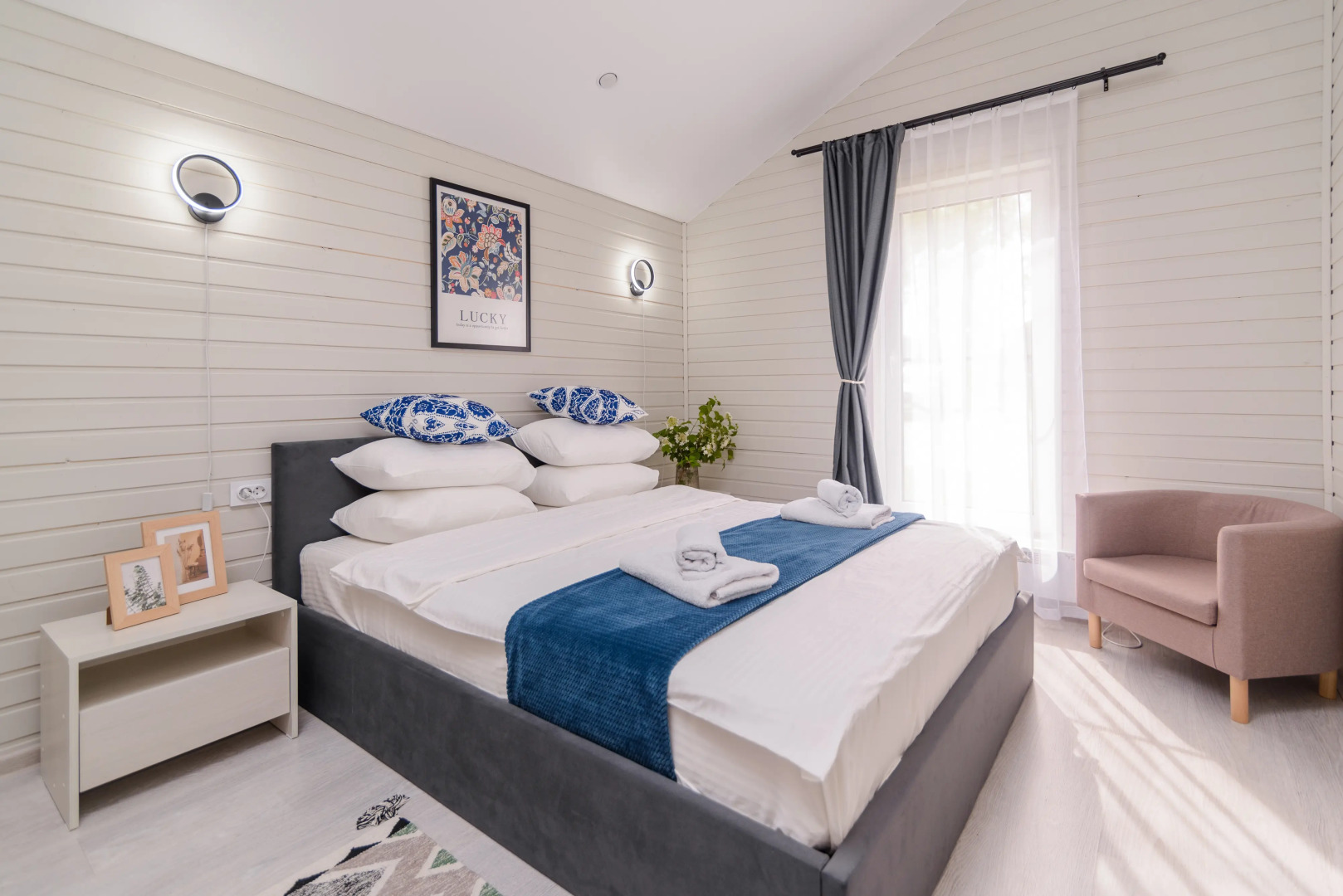 Частный дом в поселке у водохранилища