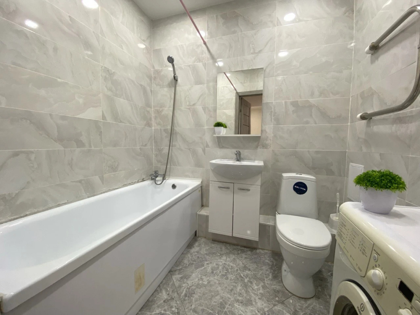 Апартаменты LikeHome на Дорофеева 7 у Города Еды