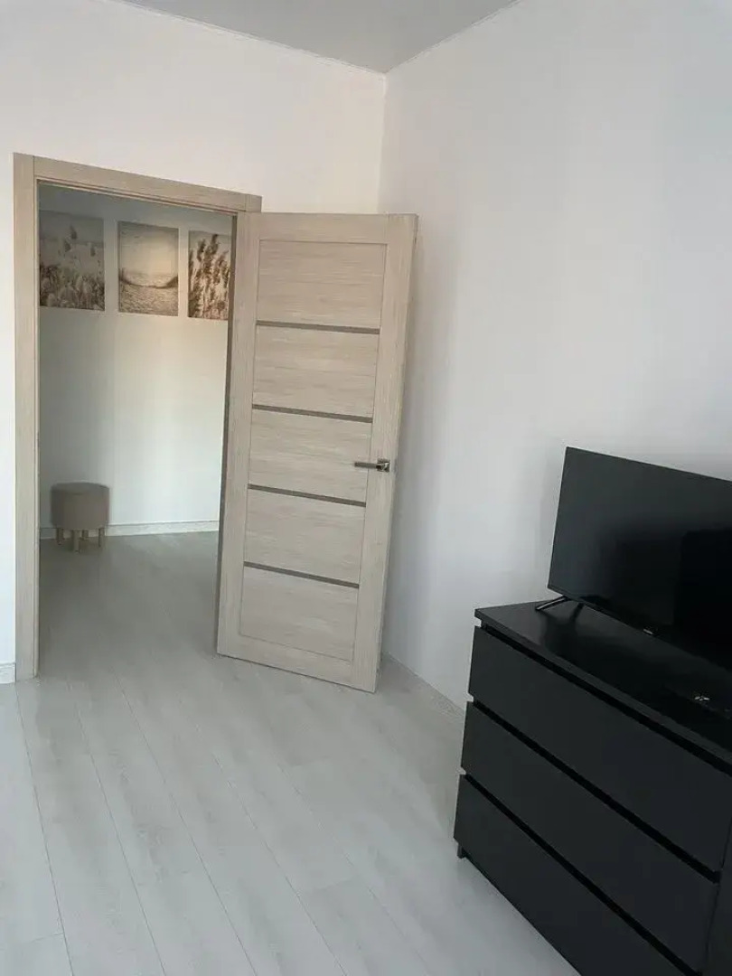 Квартира c нoвым coвременным peмoнтoм и новой техникoй