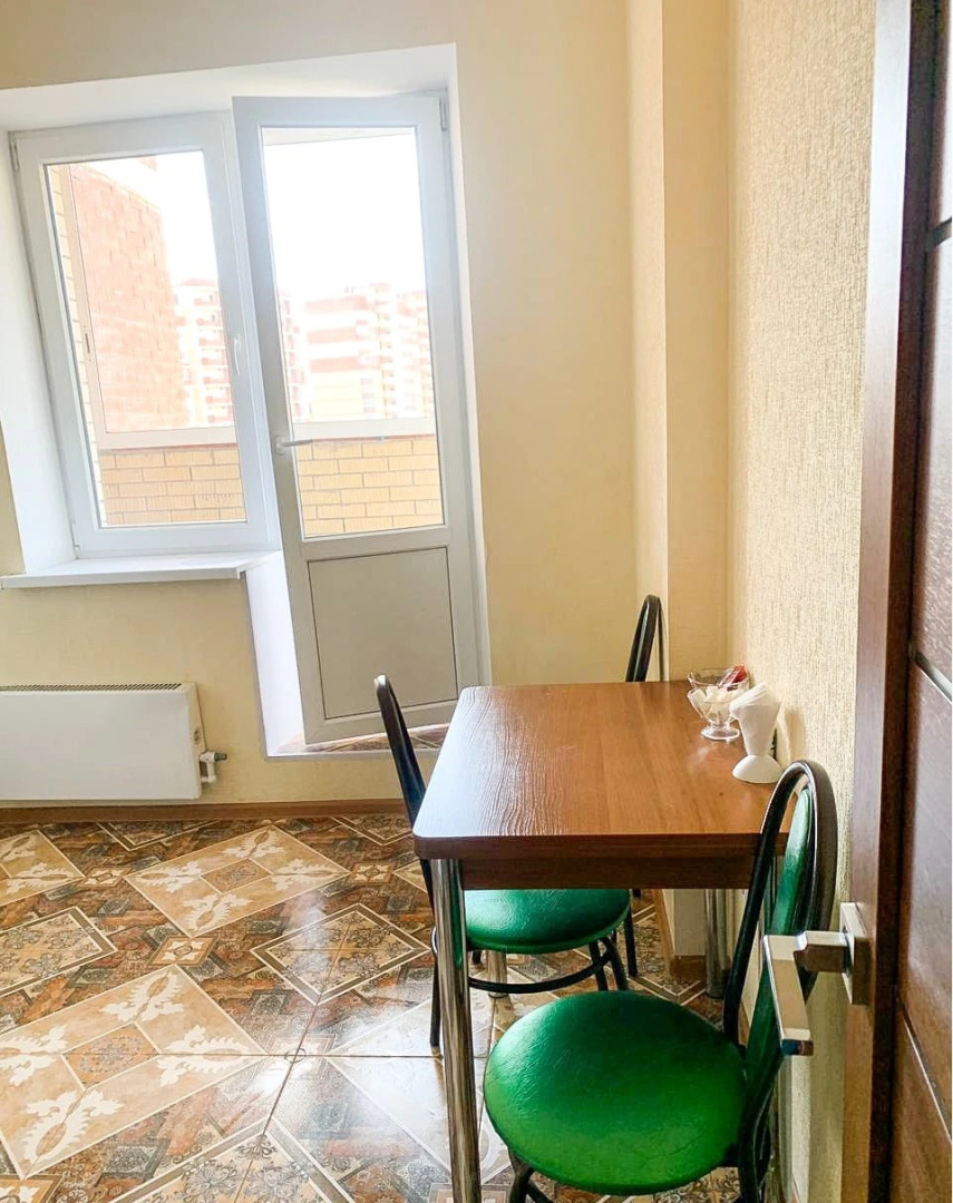 Апартаменты Квартира AlexHome РП Свердловский Молодежная 1