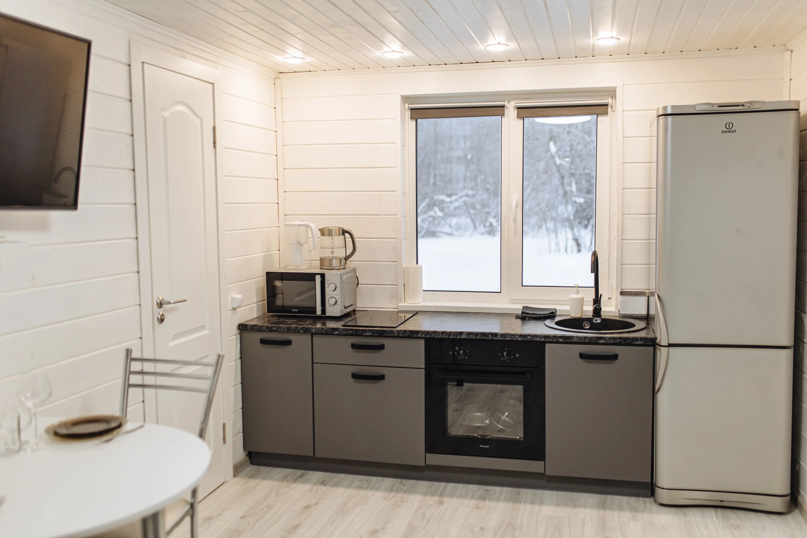 Частный дом House by river