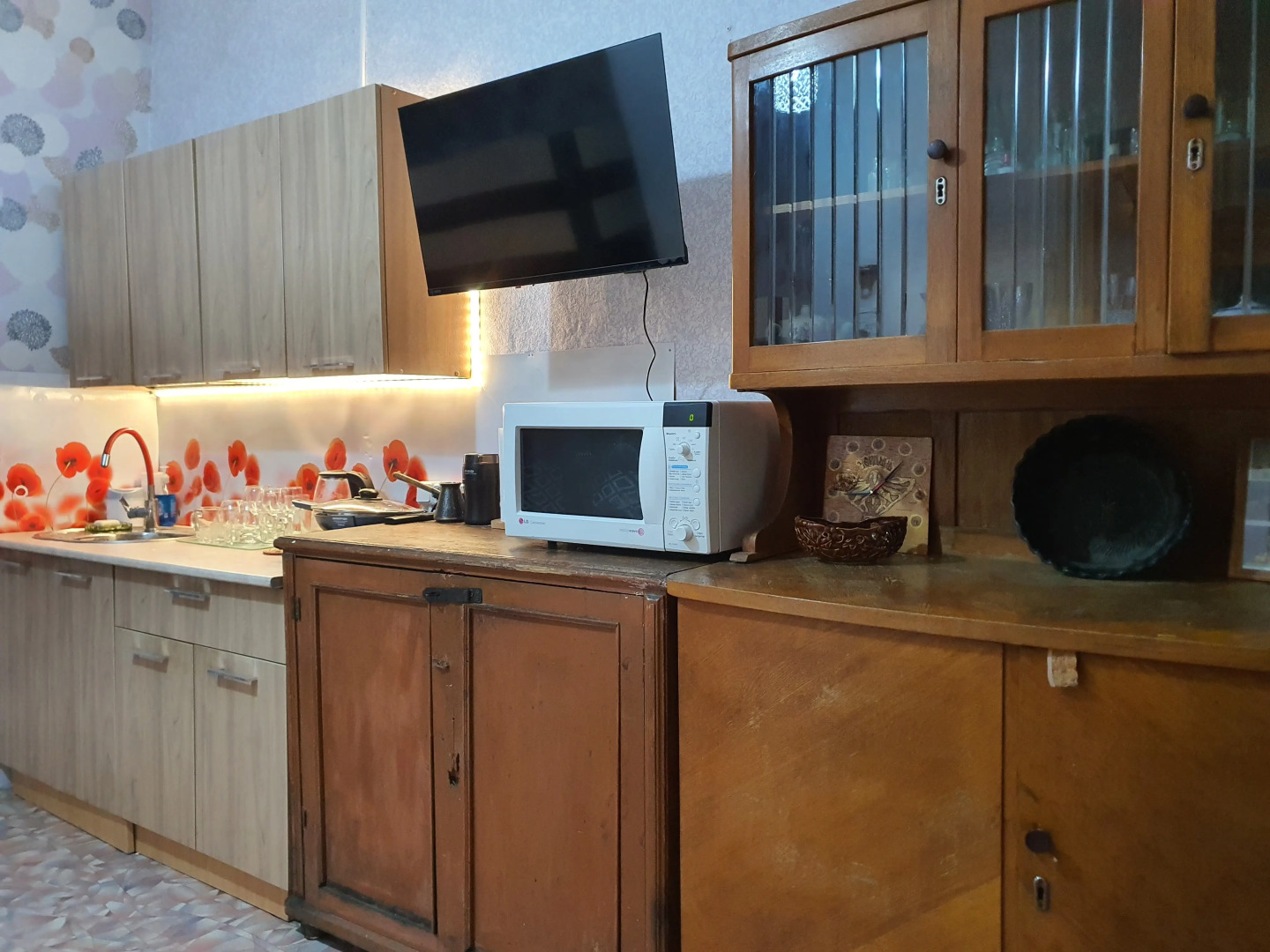 Квартира в старинном особняке Воскресенская - памятник провинциального классицизма