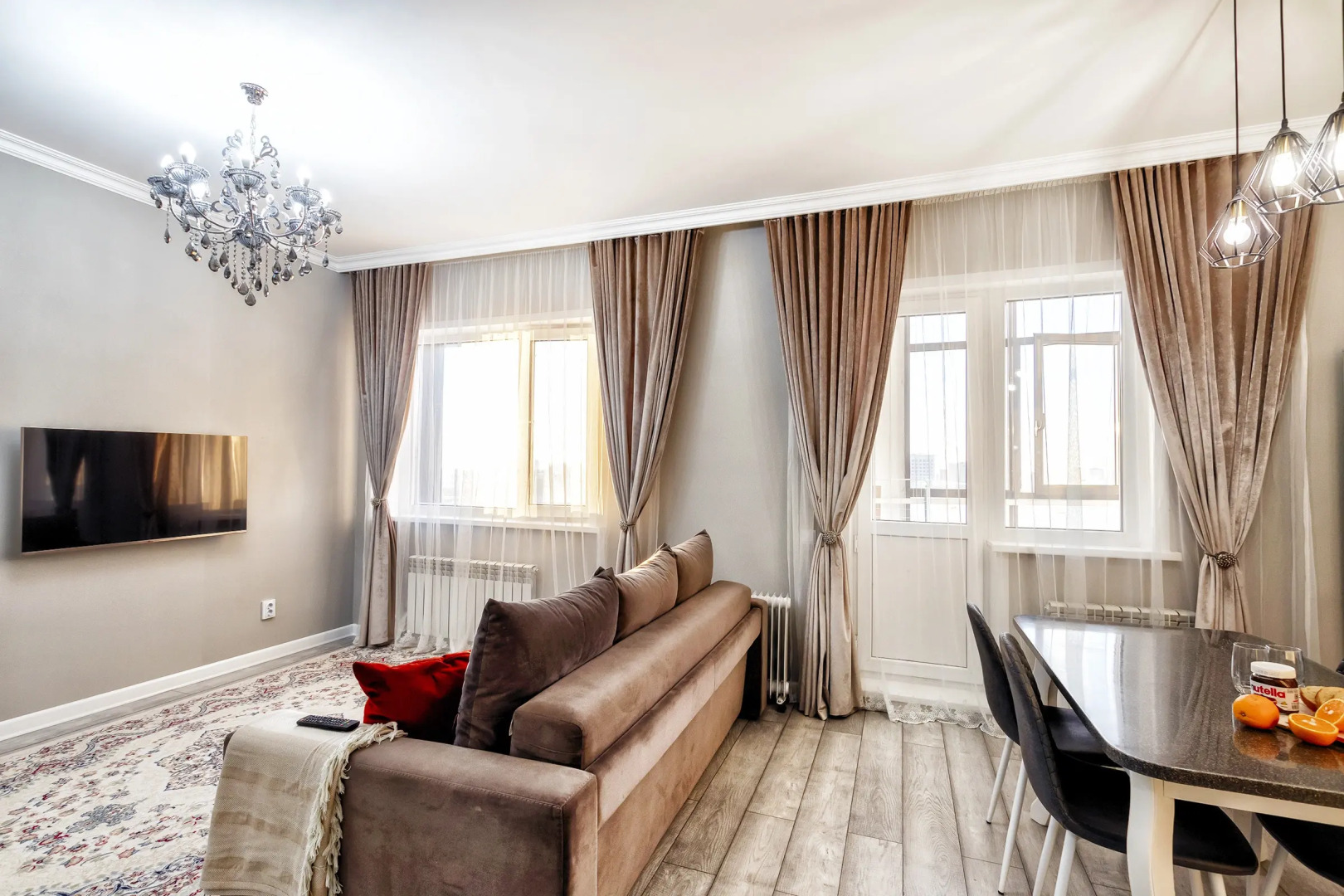 Квартира с красивым интерьером в центре Астаны