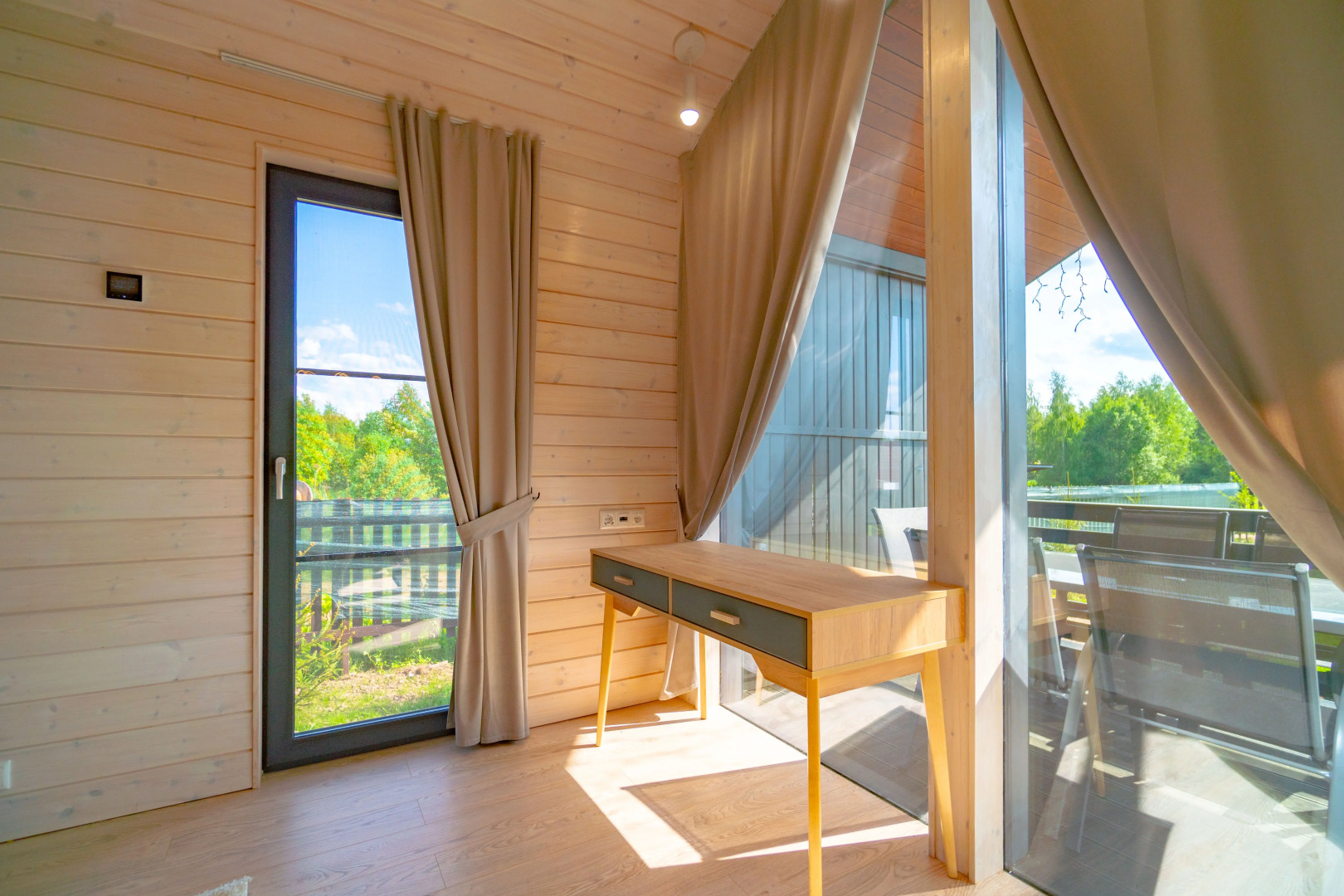 Частный Дом с Панорамными Окнами на Можайском Море