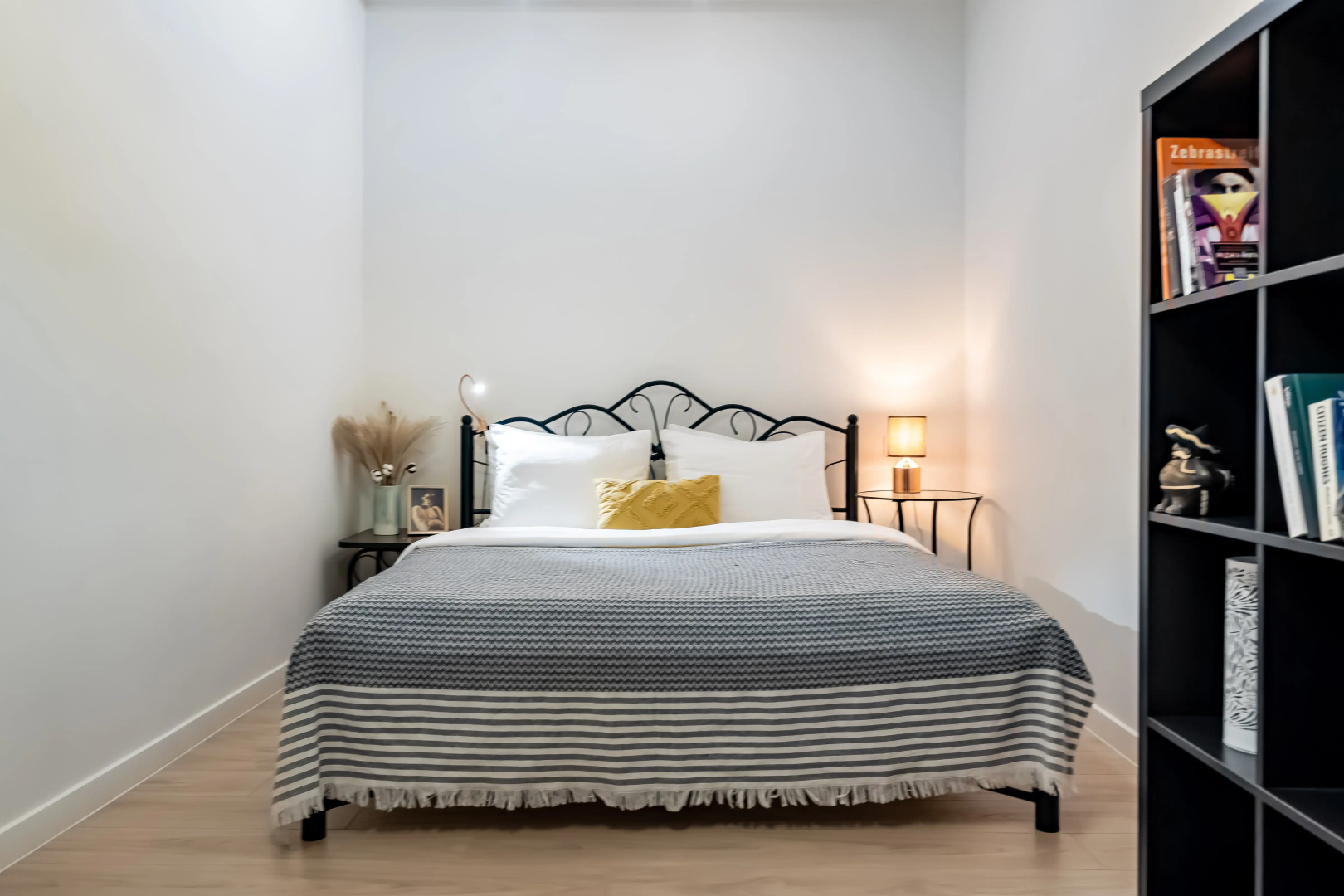 Апартаменты Sergeew Apartments 3-х комнатный Делюкс на Набережной Макарова