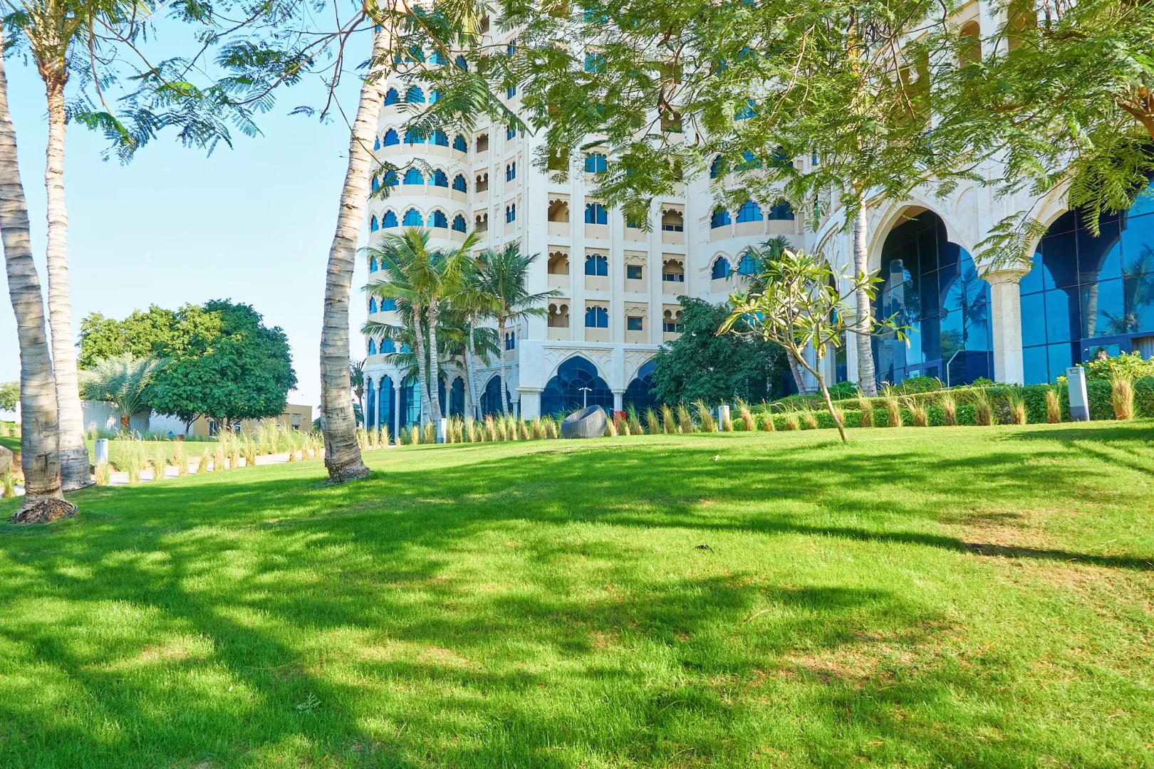 Апарт-отель Al Hamra Palace At Golf&Sea