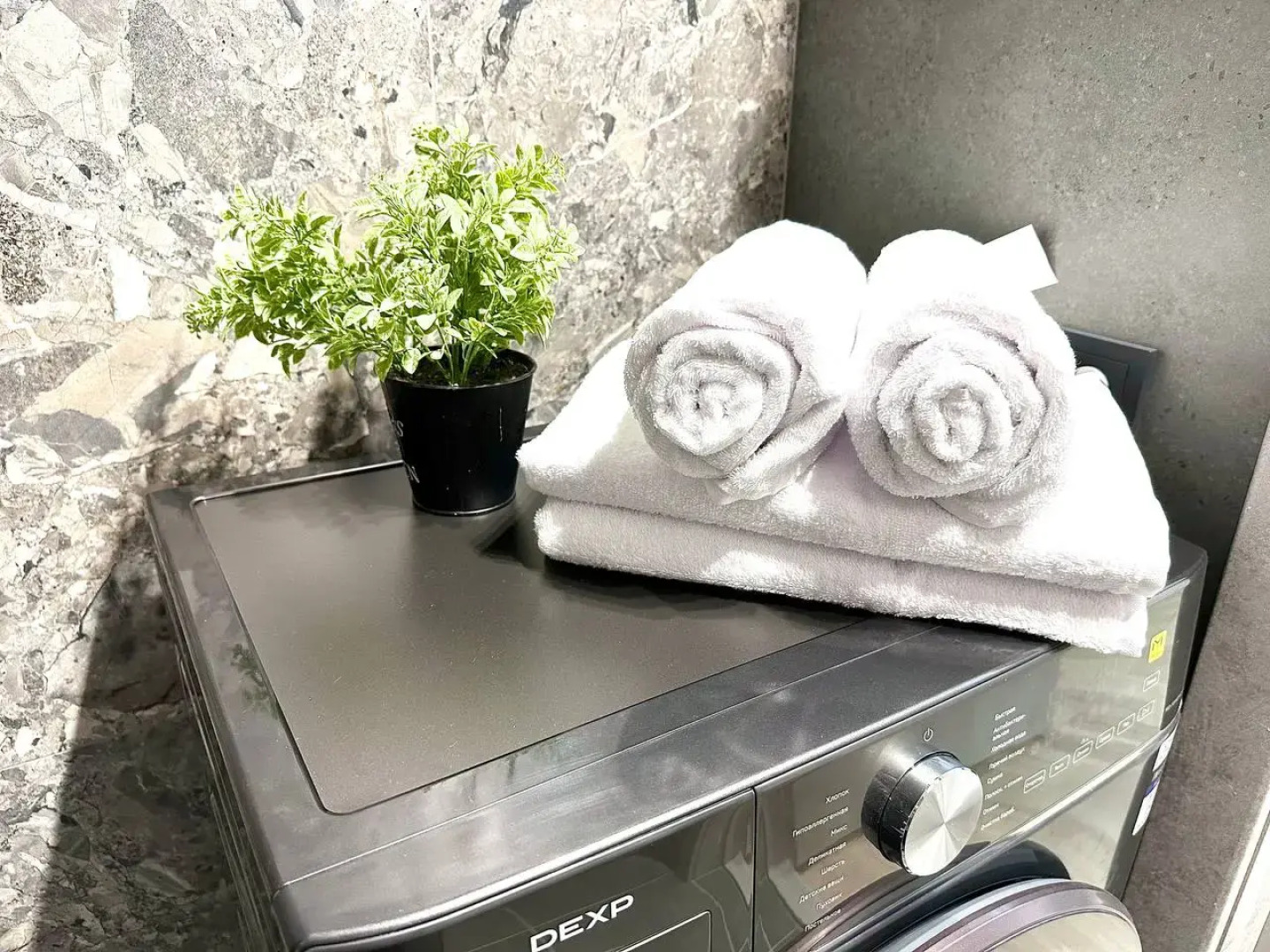 Квартира Поделам Просторная  с видом на озеро