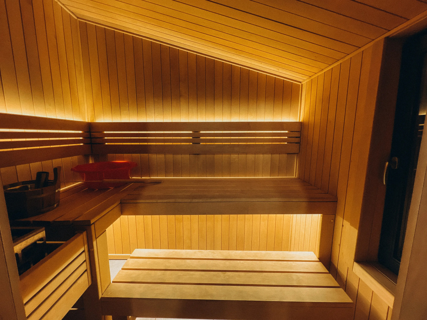 Частный дом с гриль-мангалом, сауной и большой террасой