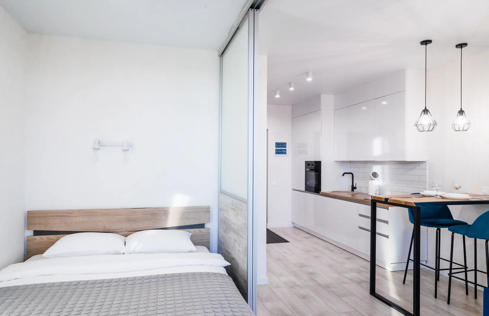 Апартаменты Румер в элитном жилом комплексе с видом на озеро