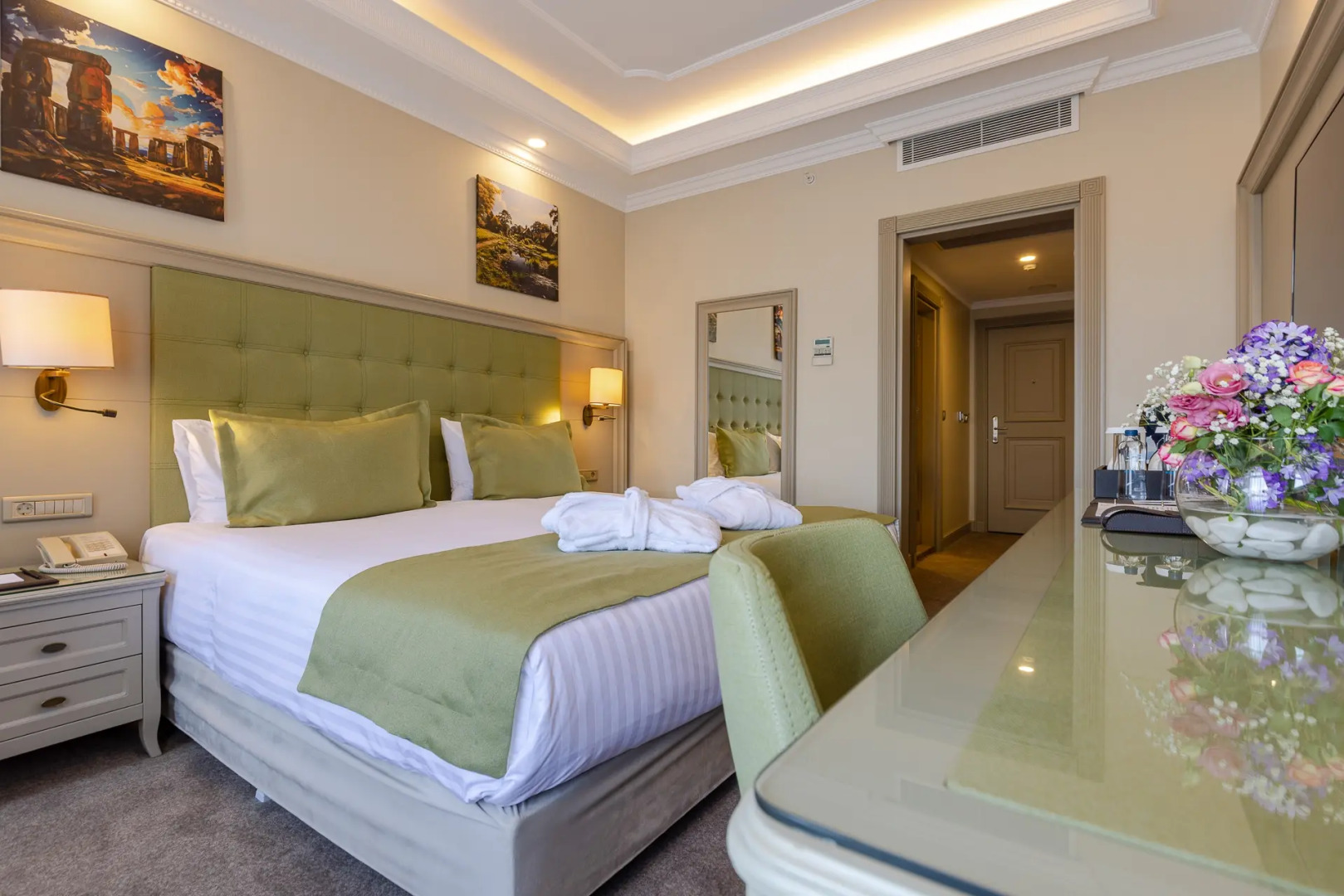 Отель London 1889 & Casino