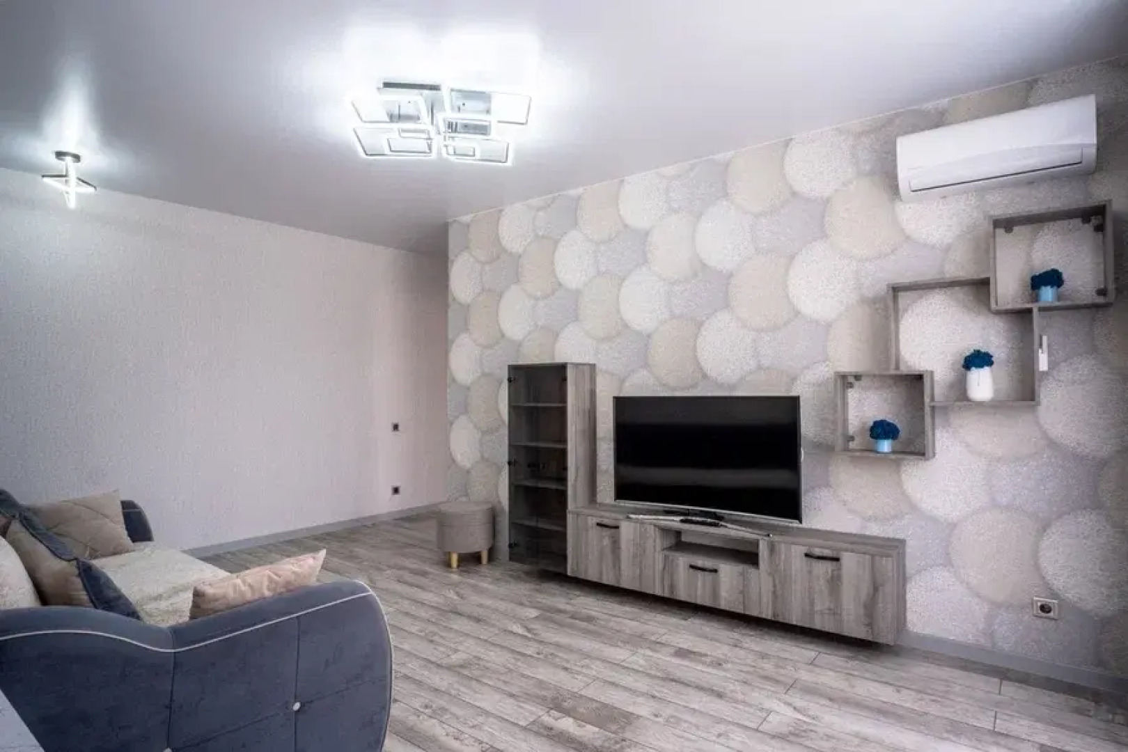 Апартаменты евродвушка со стильным ремонтом в самом центре города