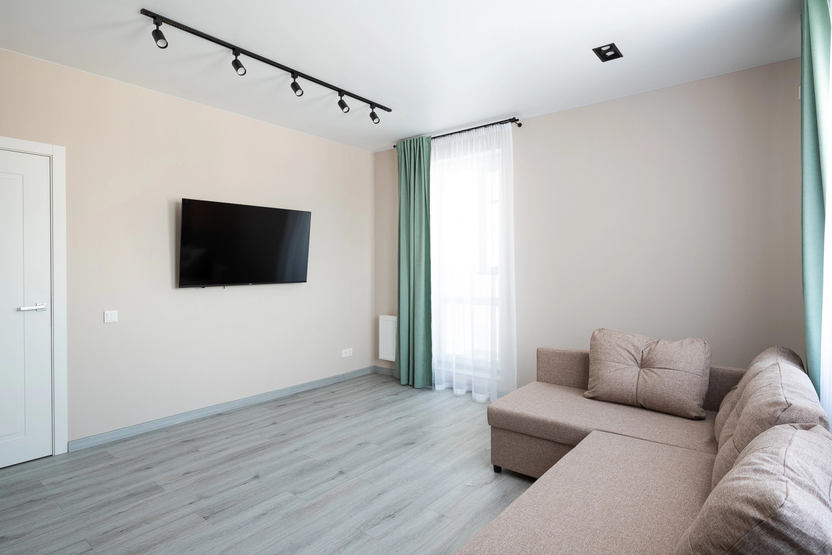 Апартаменты KazanHome Новая квартира с гостиной, спальней и отдельной кухней