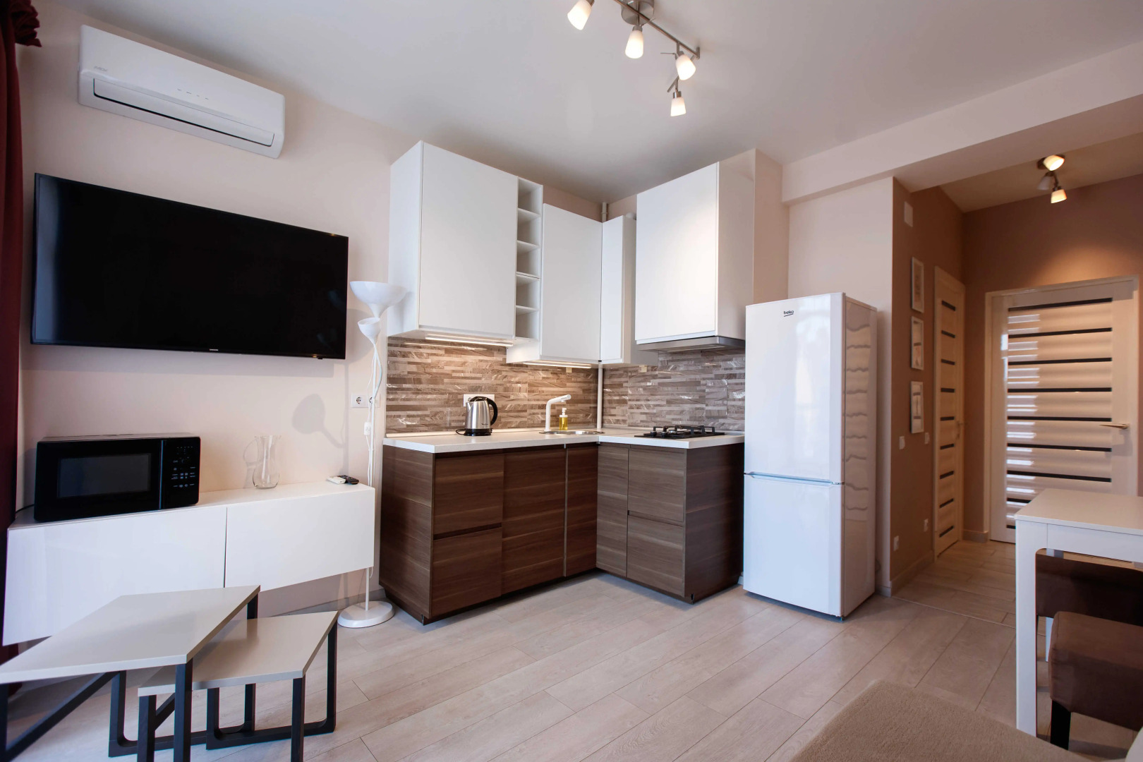 Апартаменты с отдельной спальней и балконом