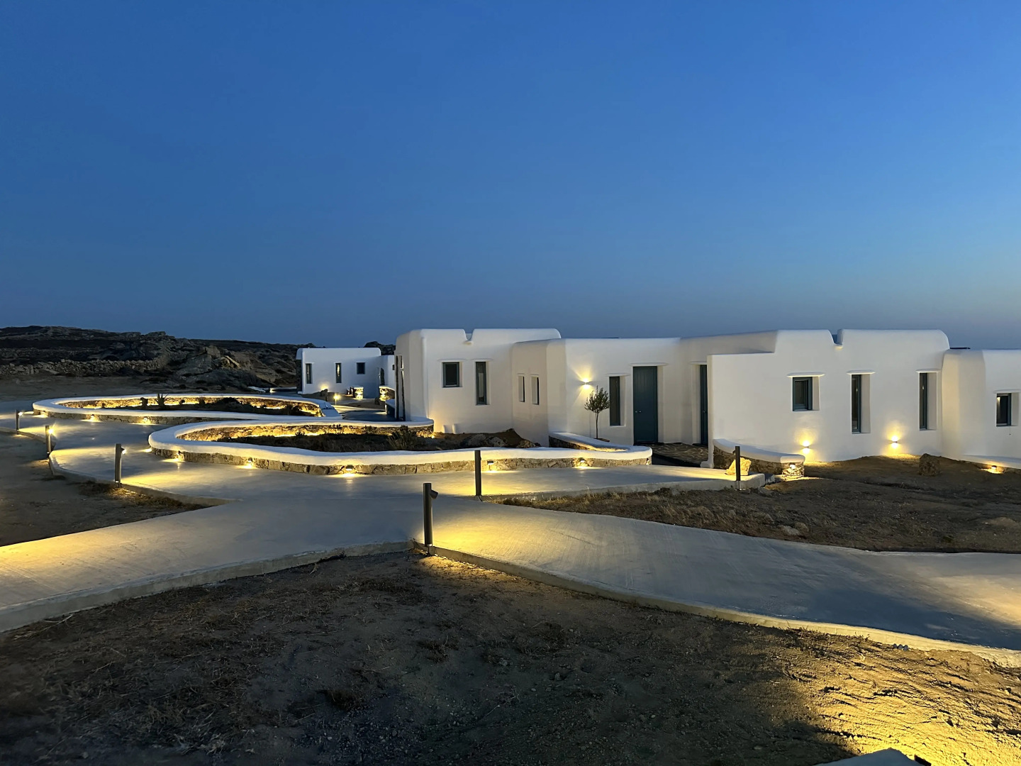 Отель Thronos Suites