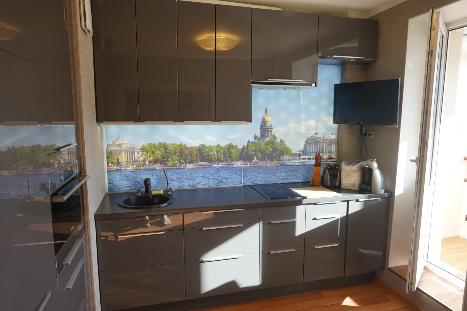 Апартаменты бизнес комфорт. Панорама города  с 26 этажа