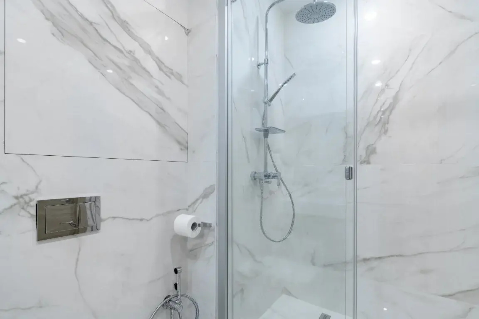 Апартаменты NicePlaceSPb на Большеохтинском 15к2