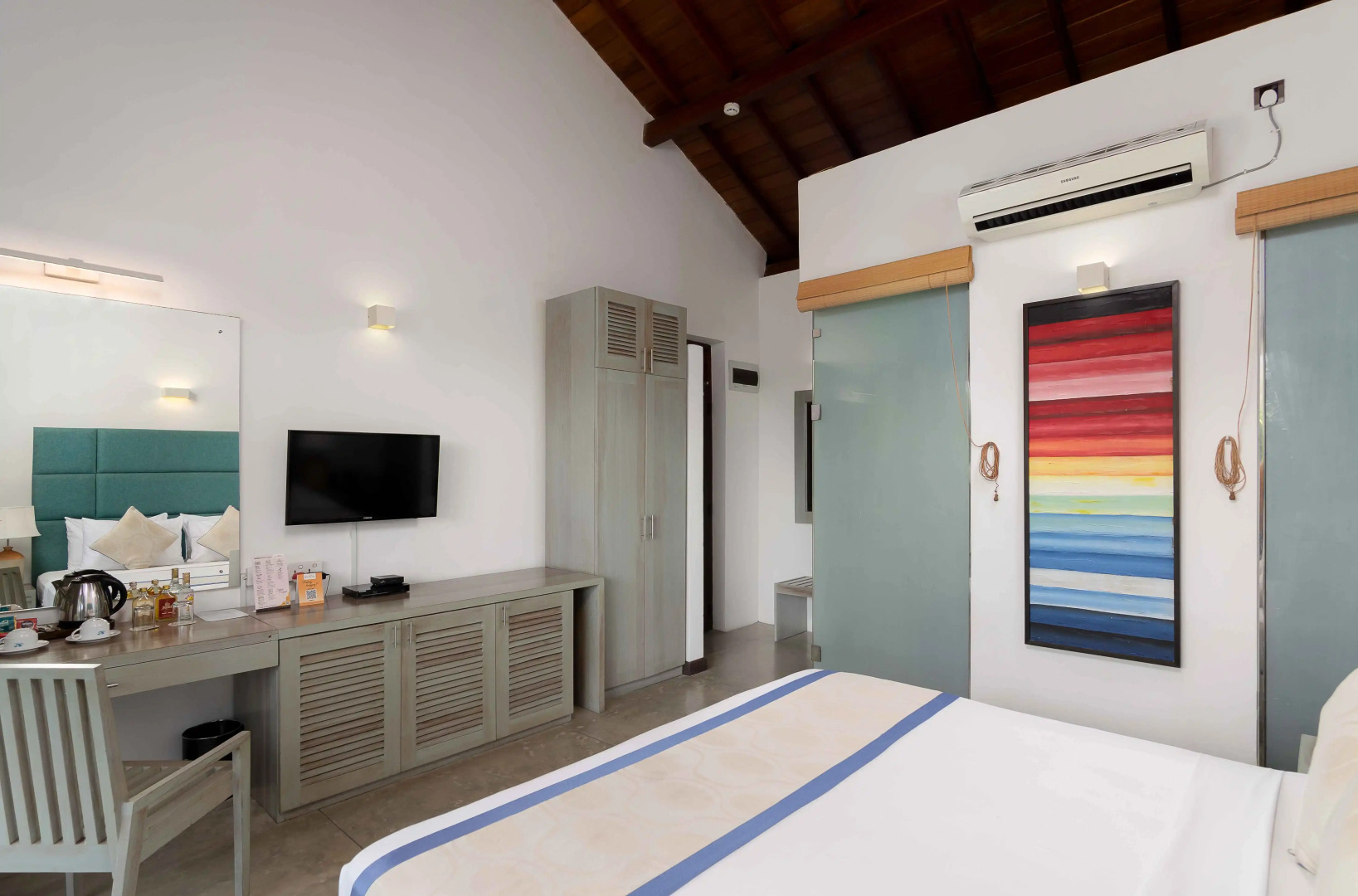 Курортный отель The South Lake