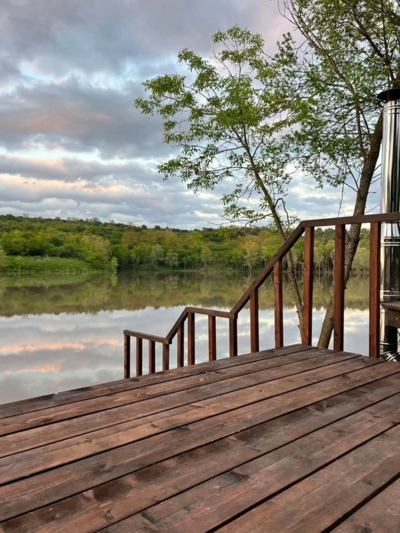 Частный дом На первой береговой линии с видом на озеро