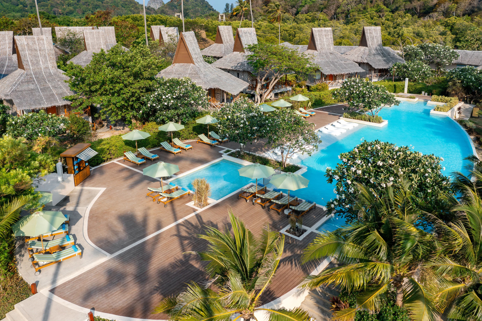 Отель Saii Phi Phi Island Village