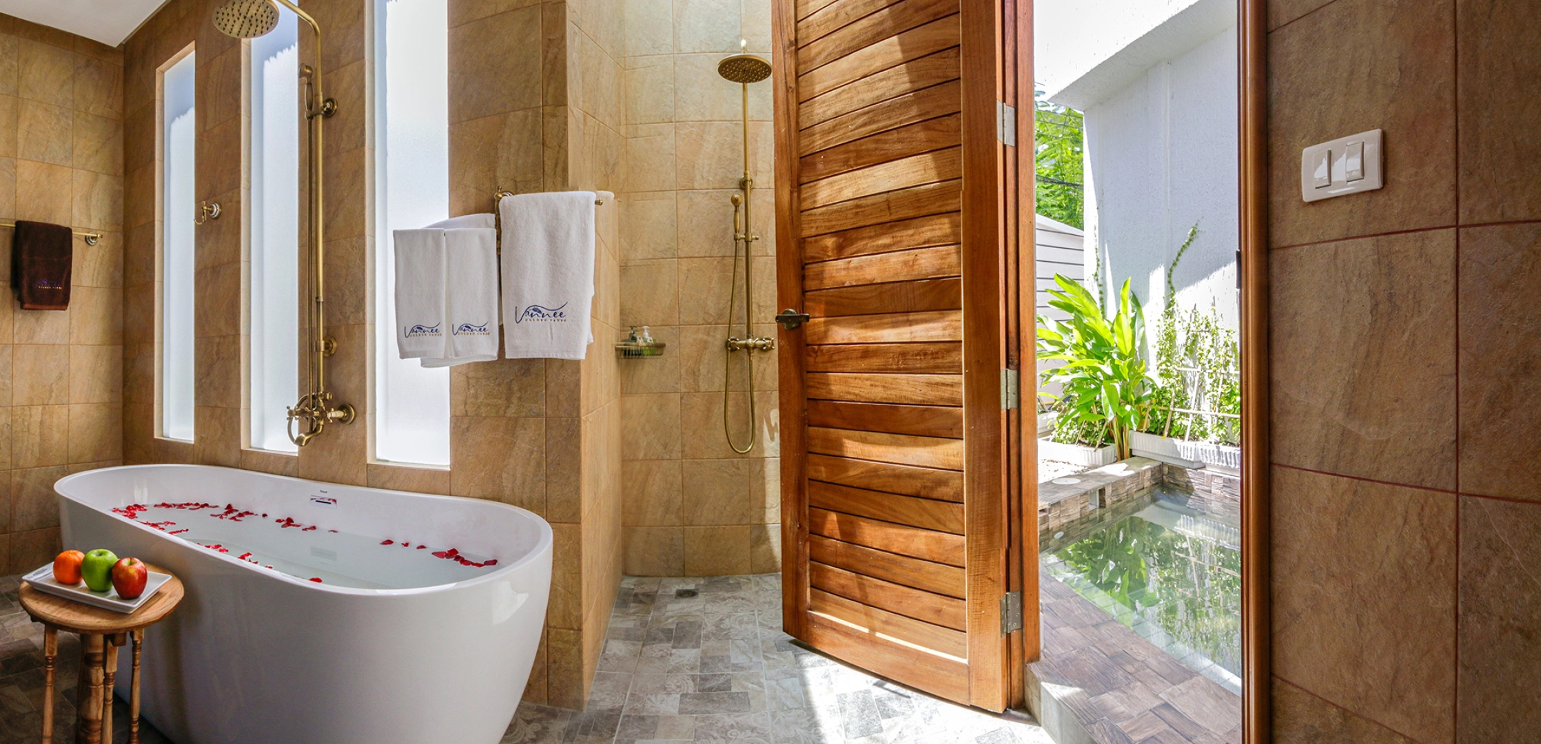 Отель Vannee Golden Sands Resort