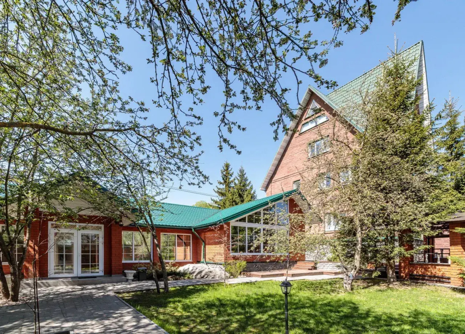 Замок Anstar House Vatutinki