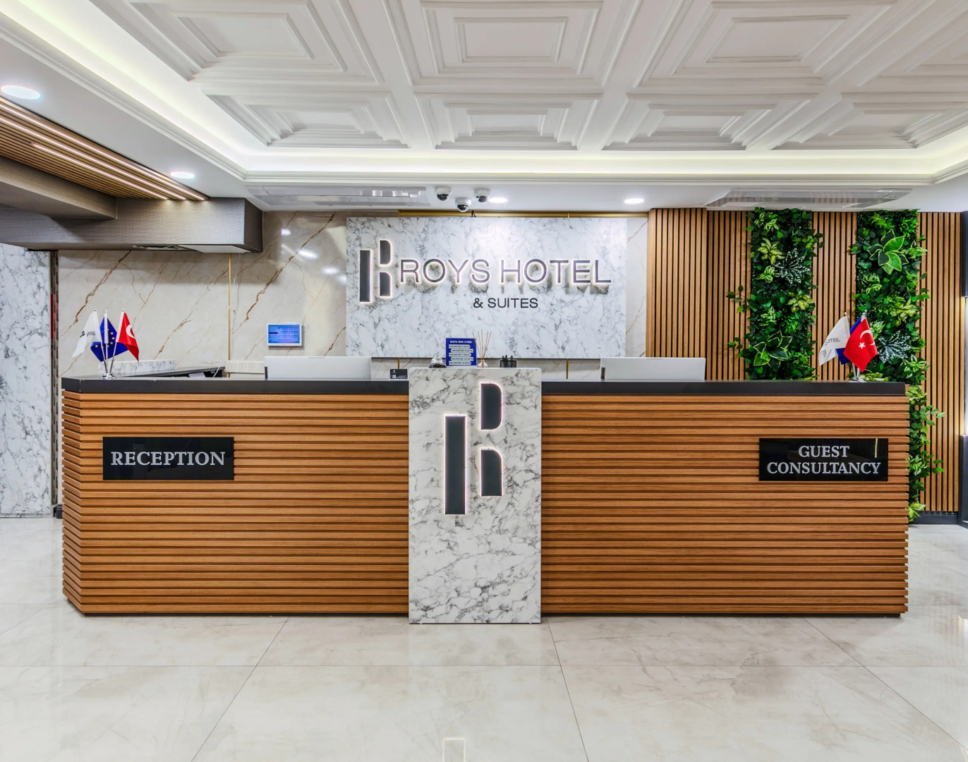 Отель Roys Hotel & Suites