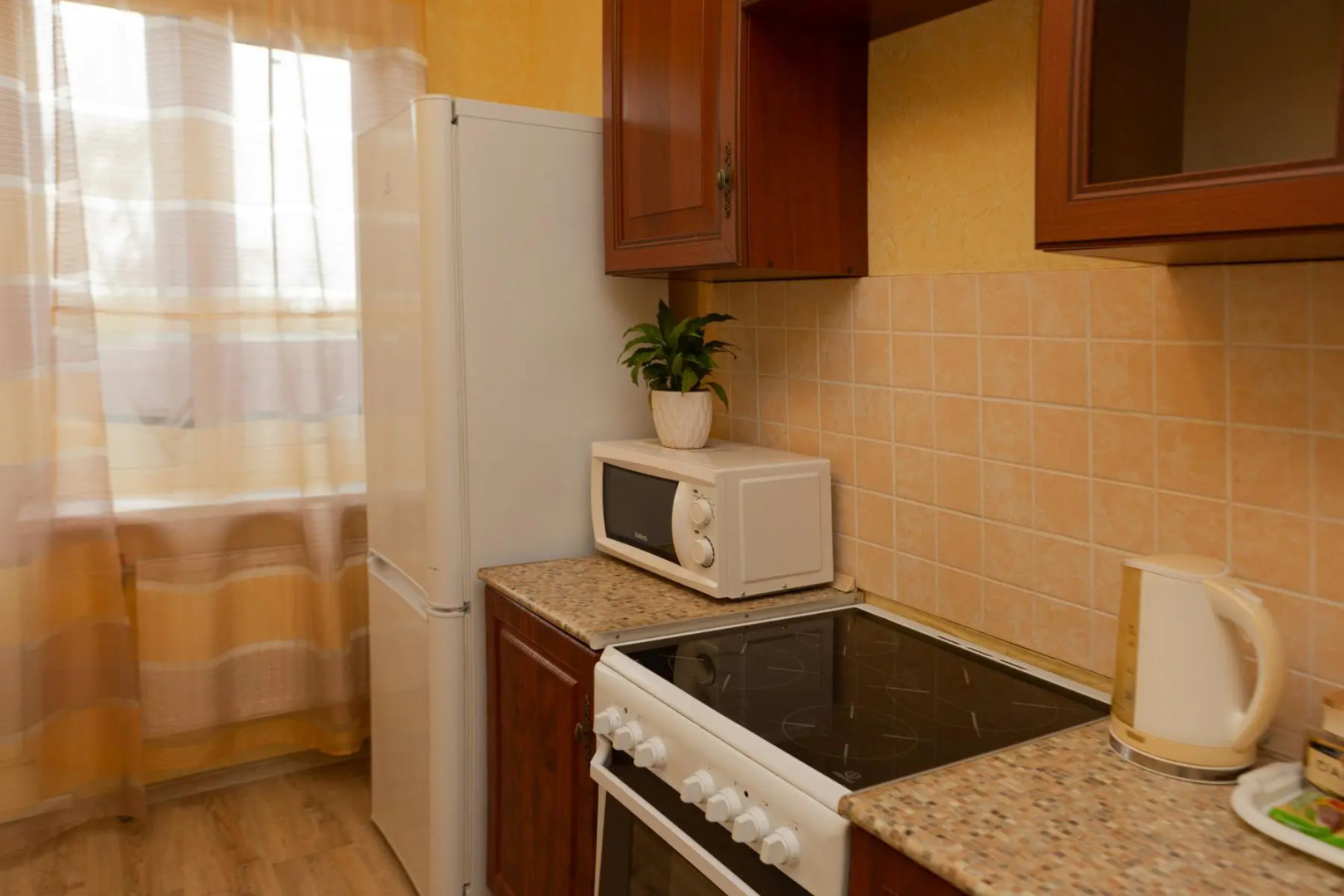 Апартаменты однокомнатные (17) Серебровская 91