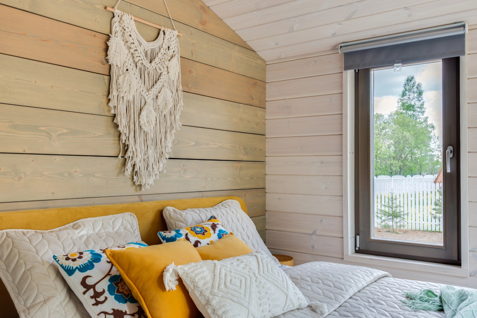 Частный дом с баней и чаном у воды и леса