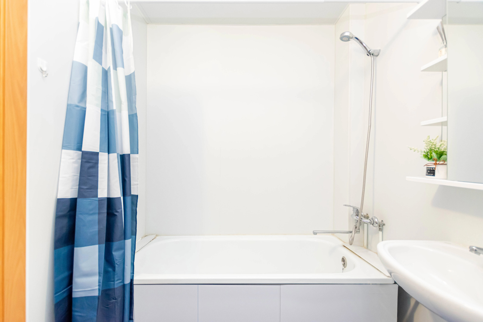 Апартаменты Светлая Уютная Однушка у Комсомольской Площади