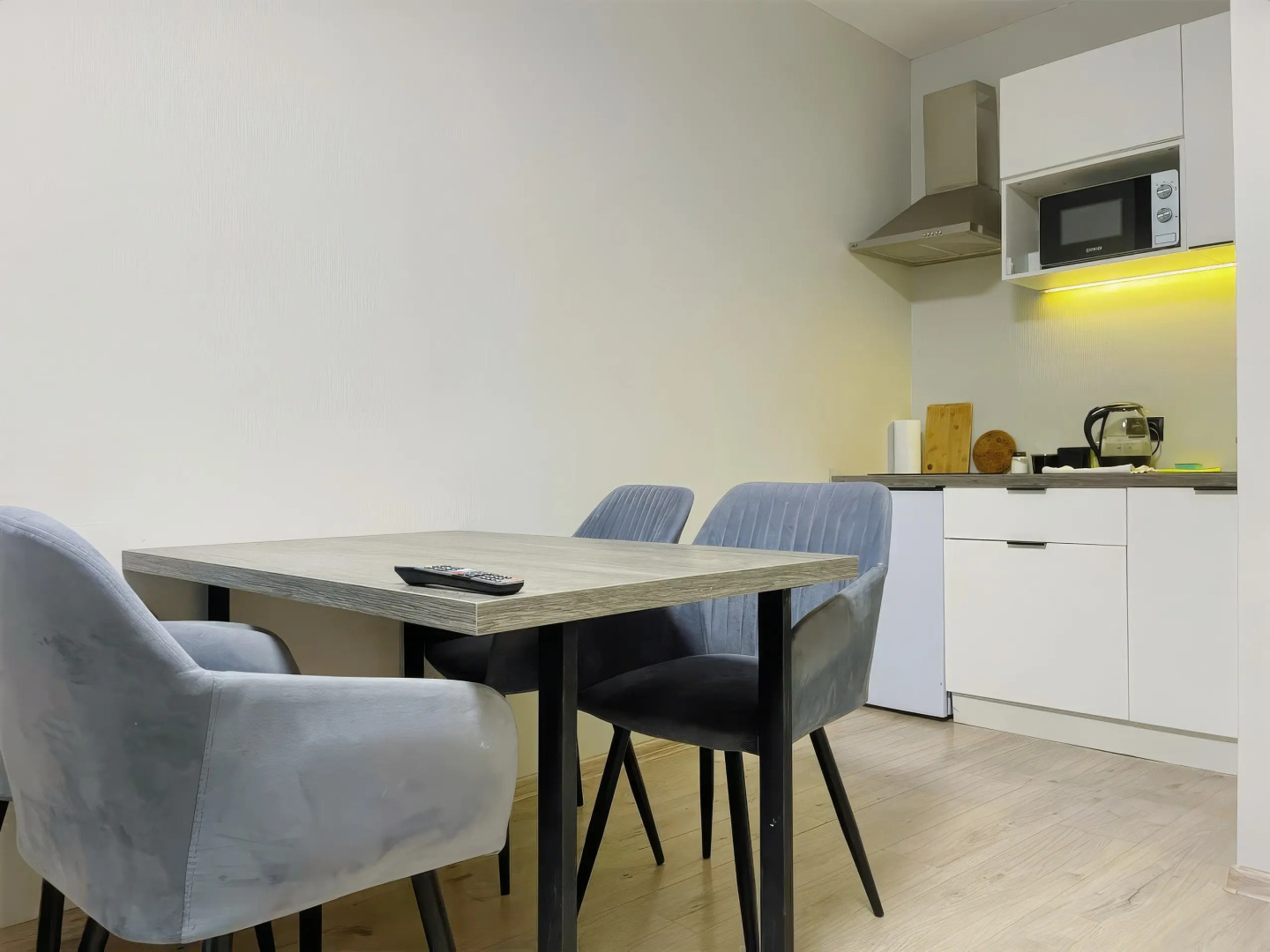 Апартаменты с кухней-гостиной и отдельной спальней