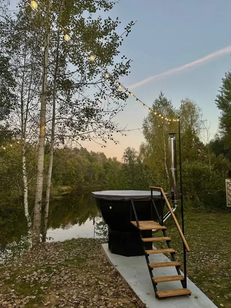 Частный дом Стильный Уютный с Чаном и Баней в Лесу прямо на Берегу Реки