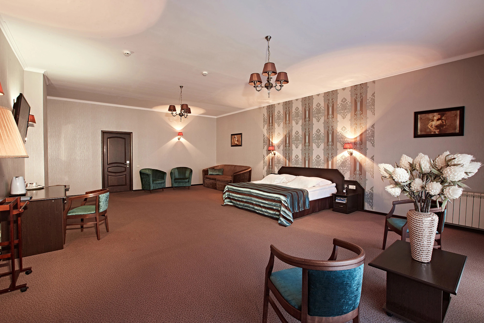 Отель Граф Толстой