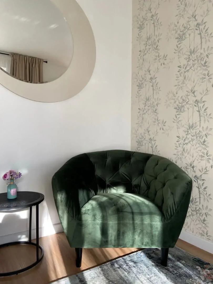 Апартаменты у берега моря с видом на парк