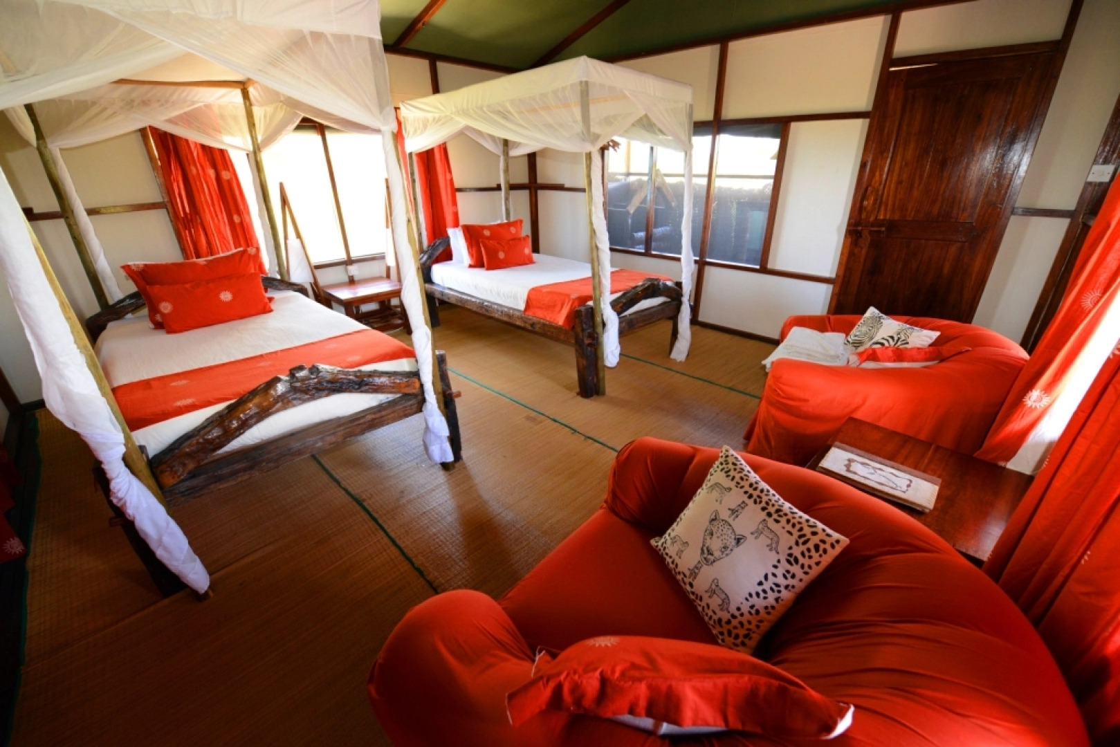 Отель Simply Saadani Camp